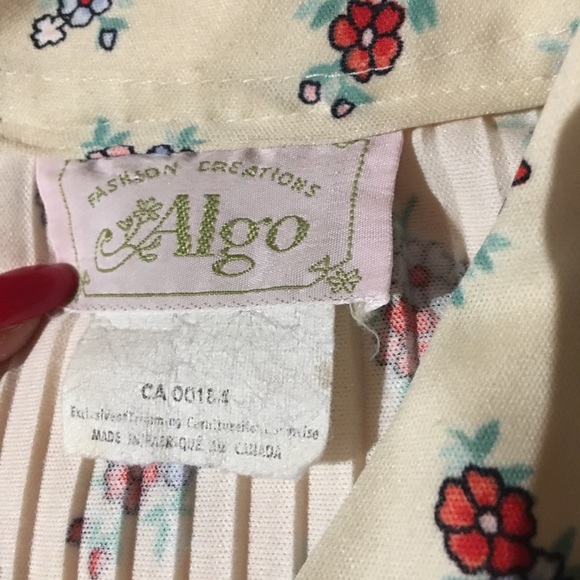 Vintage 1960s Floral Pleated Bow Blouse - Picture 4 of 8